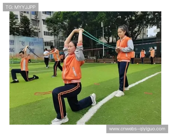 马赛公开训练课重点演练定位球防守，应对里尔高空球优势